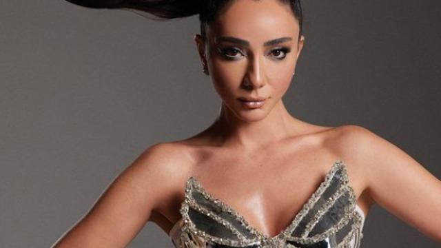 Yunanistan'da ödediği hesapla gündemdeydi! Öykü Gürman tatil karelerini paylaşmaya doyamadı 