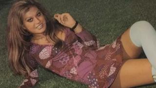 Zor günler geçiriyor... Yeşilçam'ın 'Bayan Bacak'ı Serpil Örümcer resimlerini satışa çıkarmıştı şimdi de takı tezgahı açtı! Zabıta engeline takıldı