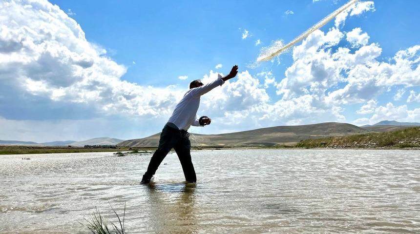 Murat Nehri’nin bereketli suyu vatandaşın geçim kaynağı oldu