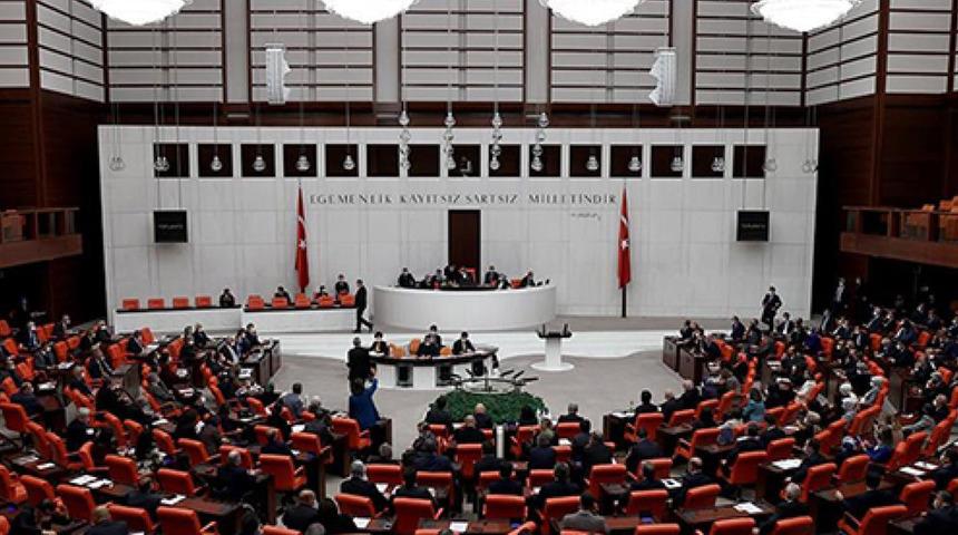 9. Yargı Paketi'nde yok yok! 'Aile bütünlüğü' gerekçesiyle kadının soyadını kullanması iptal edilebilir 