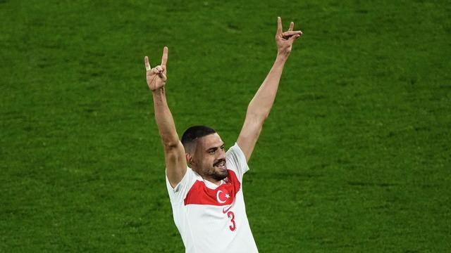 Bolu Belediye Başkanı Tanju Özcan Merih Demiral'ın heykelini dikeceğini açıkladı!
