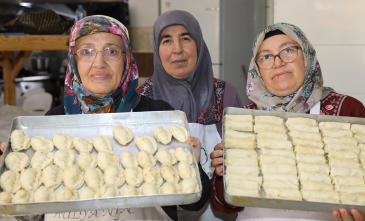 Annelerinden öğrendiği hamur işleri geçim kaynakları oldu! "Alın terimle çocuklarımı büyüttüm"