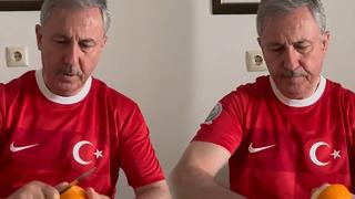 Selçuk Özdağ'dan Milli Takım'a videolu destek!  'Portakal böyle soyulur'