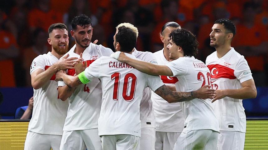 Yarı finale son 45 dakika! Hollanda karşısında devreyi 1-0 önde kapattık