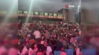 Yer: İstanbul! Marmaray'ı durdurup maçı izledi