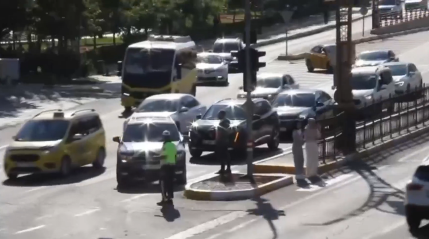 Bir haftada yüz binlerce sürücüye işlem yapıldı! Bakan Yerlikaya paylaştı: 'Çakarlı araç' detayı