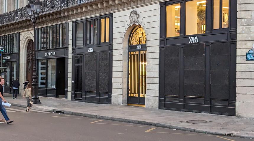 Mağaza vitrinleri tek tek kara tahtalarla kapatıldı! Nedeni ise bir hayli şaşırttı!