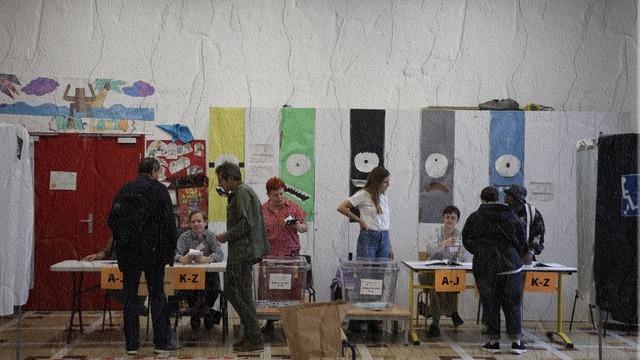 Fransa'da aşırı sağ adım adım iktidara yürüyor! Halk erken seçimin 2. turunda sandık başında