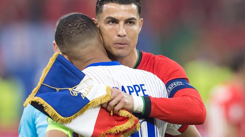 Fransa'nın gol atamadan yarı finale çıkması sinirleri bozdu! Olan Milli Takımımıza oldu...