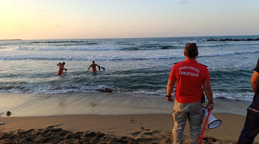 Karasu'da yasağa rağmen denize giren 2 kişi boğuldu