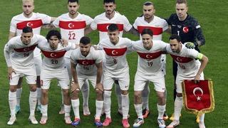 A Milli Futbol Takımımız yurda döndü! Cenk Tosun: 'Buradaki yaptıklarımız sadece bir fragmandı'