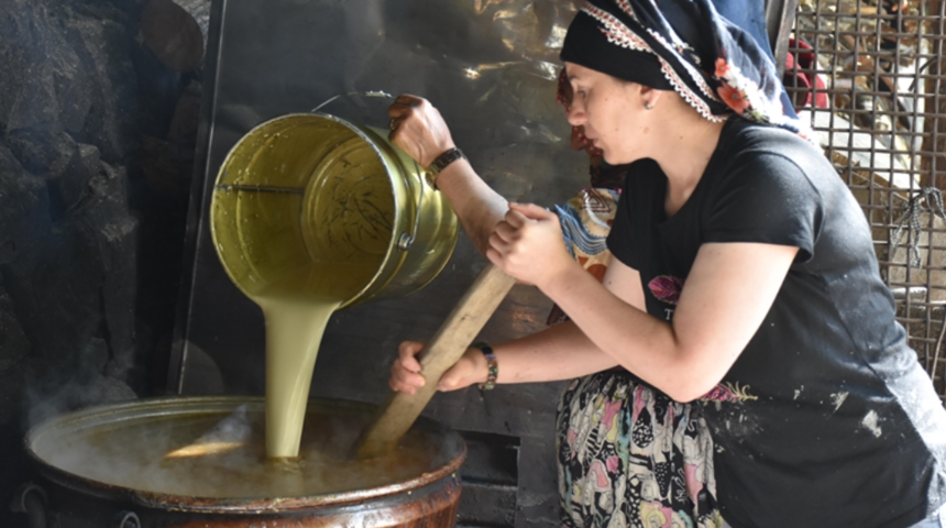 Şifa deposu: Gümüşhane'de kazanlar pestil için kaynıyor