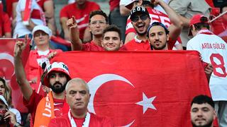 Alman polisi, 'Bozkurt' selamı verenlerin peşine düştü! Maç bitti, soruşturma başladı