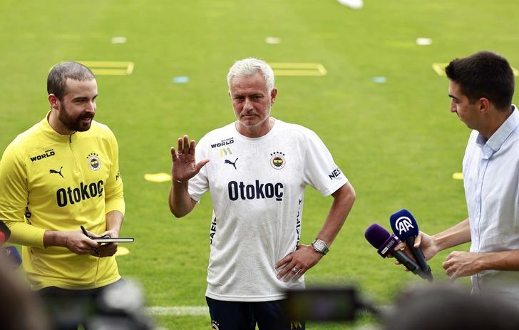 Jose Mourinho ilk kez kendisi açıkladı! Antrenman öncesi transfer sözleri: "Başkanın mesajı net..." G4