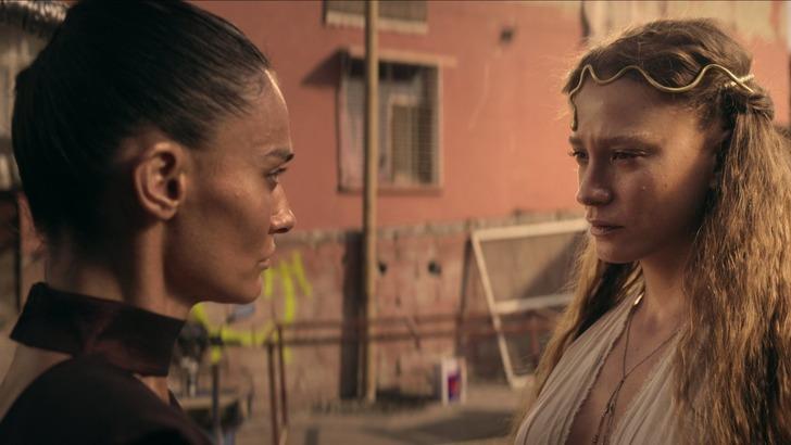 Serenay Sarıkaya ve Burak Deniz başrolde! Şahmaran 2. sezon kareleri sosyal medyayı salladı G4