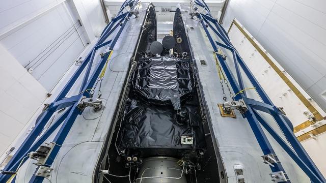 Türksat 6A için geri sayım! Fırlatma için kapsüle yerleştirildi