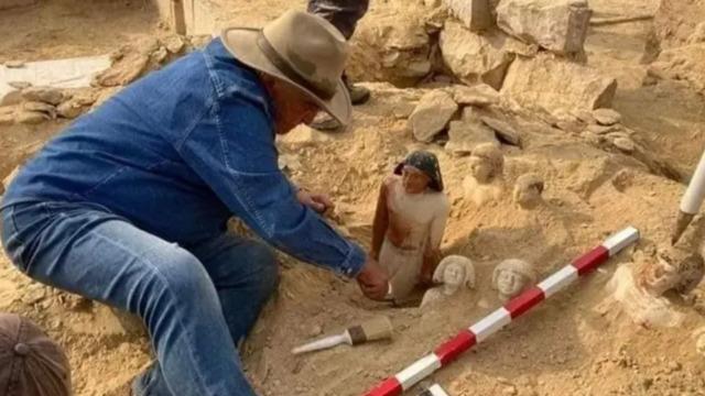 8 yaşındaki kayıp oğlunu günlerdir arıyordu! Cansız bedeni elleri kesik halde bulundu... Kan donduran detay: Çocuğun ellerini kesip satmışlar