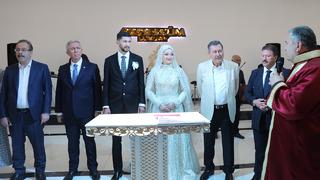 Başkent Ankara bu düğünü konuşuyor: Mansur Yavaş ile Melih Gökçek nikah masasında