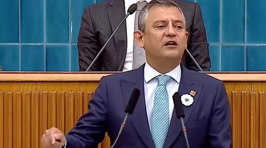 Son dakika | TÜİK hakkındaki iddiası ortalığı karıştıracak! Özgür Özel saat verip tüm Türkiye'yi çağrı yaptı: "Bu akşam başlıyoruz"