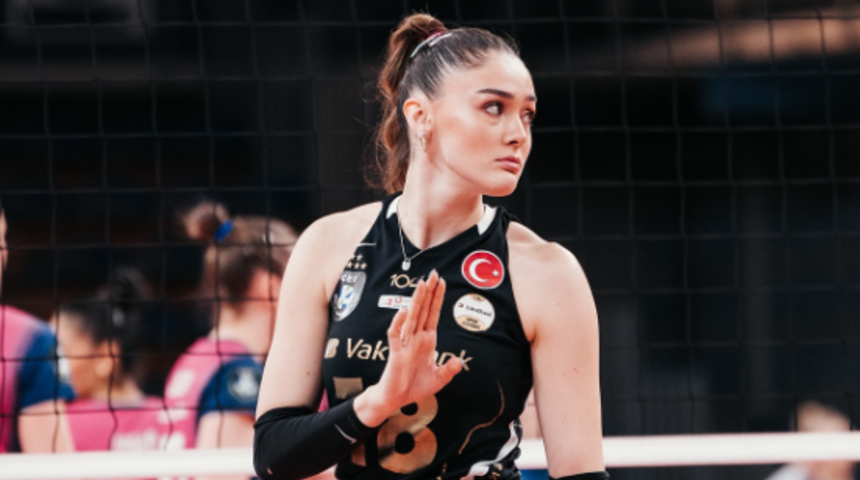 25'inci yaşını kutladı! Zehra Güneş’in üç katlı pastası gündem oldu