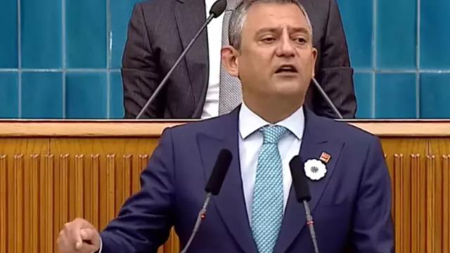Özgür Özel çağrı yapmıştı! Işık açıp kapama görüntüleri sosyal medyada paylaşıldı