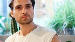 Birce Akalay'ın sevgilisi Hakan Kurtaş spor sonrası paylaştı! Üstsüz karesine yorum yağdı 