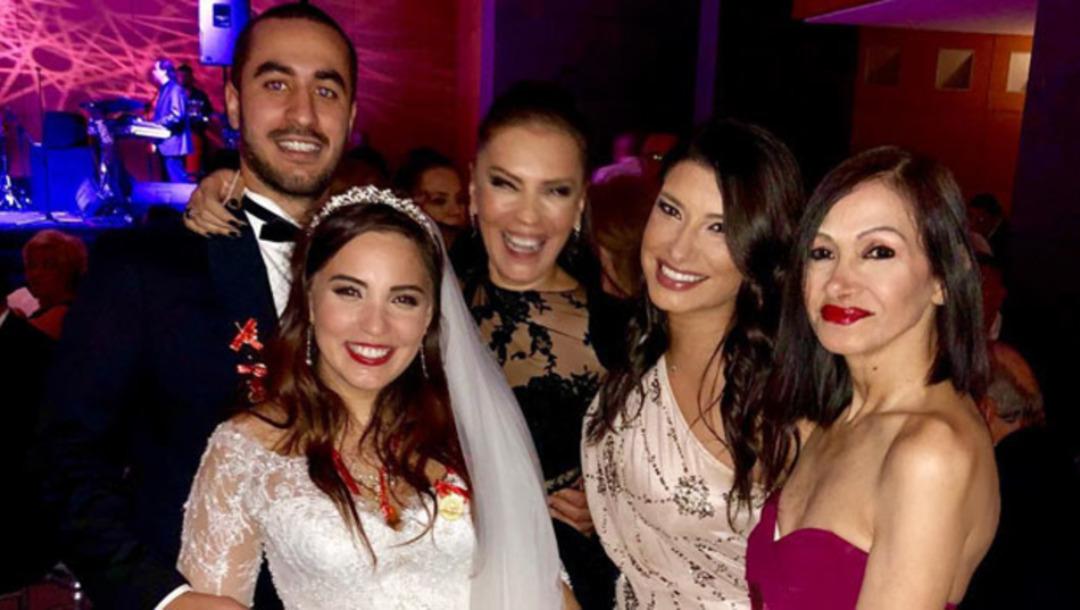 Yeşim Salkım kızını evlendirdi! D&uuml;ğ&uuml;nde dikkat &ccedil;eken detay