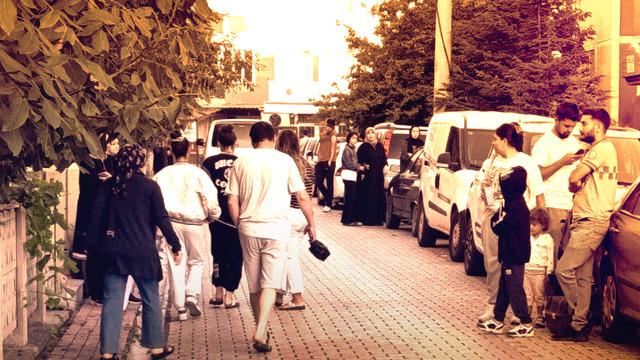 SON DAKİKA | Afyonkarahisar'da peş peşe iki deprem! Toplam 15 saniye sürdü, vatandaşlar kendilerini sokaklara attı