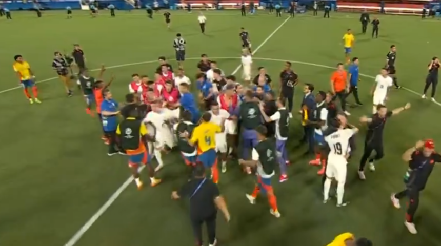 Uruguay Kolombiya'ya yenildi, maç sonu ortalık savaş alanına döndü! Yıldız isim tribünde taraftar yumrukladı