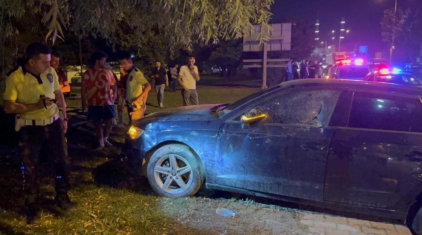 Eskişehir'de 3 otomobilin karıştığı trafik kazasında 2 kişi yaralandı