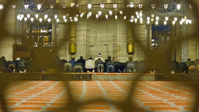 Teravih namazı kılınışı: Rekat Rekat Teravih namazı nasıl kılınır, Teravih namazı kaç rekat? Teravih namazında okunan dualar ve sureler nelerdir?