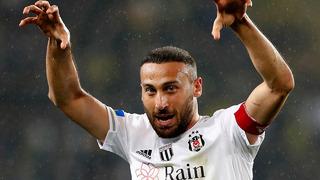Beşiktaş'tan Fenerbahçe'ye uzun yıllar unutulmayacak bir transfer daha! Cenk Tosun ile 2 yıllık anlaşma sağlandı...
