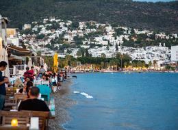 Pahalı lahmacunun acısı çıkıyor! Ne yerli turist kaldı, ne yabancı... Belediye başkanının 'Bodrum pahalı' isyanına güldüren yanıt: 'Bodrum ucuz, biz fakiriz'
