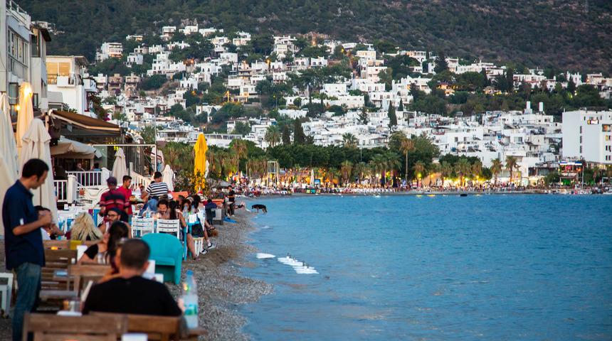 Pahalı lahmacunun acısı çıkıyor! Ne yerli turist kaldı, ne yabancı... Belediye başkanının 'Bodrum pahalı' isyanına güldüren yanıt: 'Bodrum ucuz, biz fakiriz'