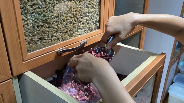 43 yıllık aktardan yazın serinlemenin sırrı! Bunaltıcı havalarda ferahlık veriyor