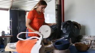 Konteyneri atölyeye çeviren depremzede kadın el işi ürünlerle gelir elde ediyor! Hedefim işimi büyütmek