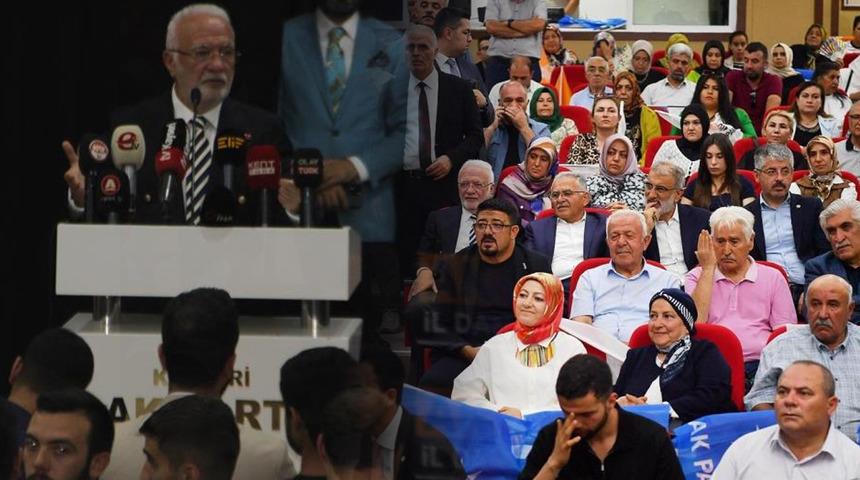 'Bir formül bulduk' diye açıkladı! AK Partili Elitaş: 'Muhalefet partisi ile baş başa verdik'