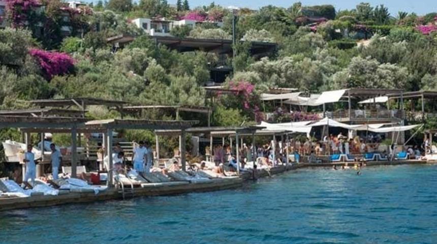Gani Müjde Bodrum’daki fiyatlara isyan etti: 800 TL otopark ücreti, 20 bin TL hesap! 