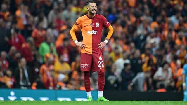 hakim-ziyech-bir-sezon-daha-galatasarayda-kaliyor-17151819822951