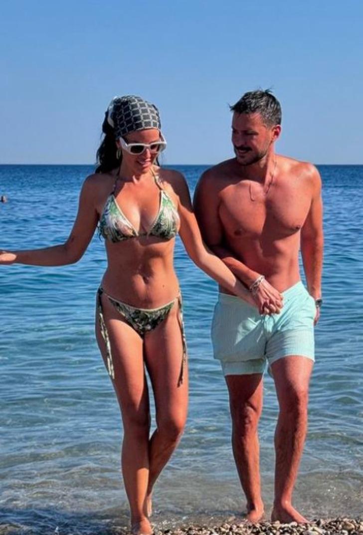 Pelin Akil paylaşmaya doyamadı! Her renkten bikiniyle poz verdi! "Eşin kıskanmıyor mu?" G1