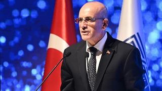 Mehmet Şimşek'ten 15 Temmuz mesajı: 'Darbe girişiminin ilk saatlerinde meydanlardaydık'
