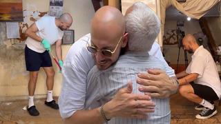 Sosyal medya fenomeni Cem Özkök, kimsesi olmayan yaşlı bir amcanın kaldığı depoyu temizledi... Keşke hayatımızı da foşur foşur yıkasan