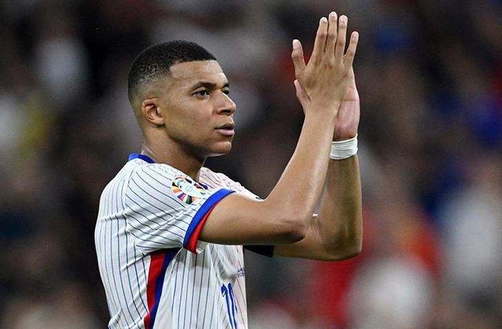 Tüm dünya bugün bu transferi konuşacak! Mbappe, Real Madrid için sağlık kontrollerinden geçti