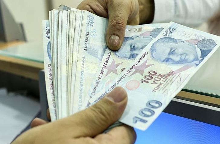 En d&uuml;ş&uuml;k emekli maaşı belli oldu! Canlı yayında dikkat &ccedil;eken ek zam iddiası: 'Haftaya Cumhurbaşkanı a&ccedil;ıklayacak'