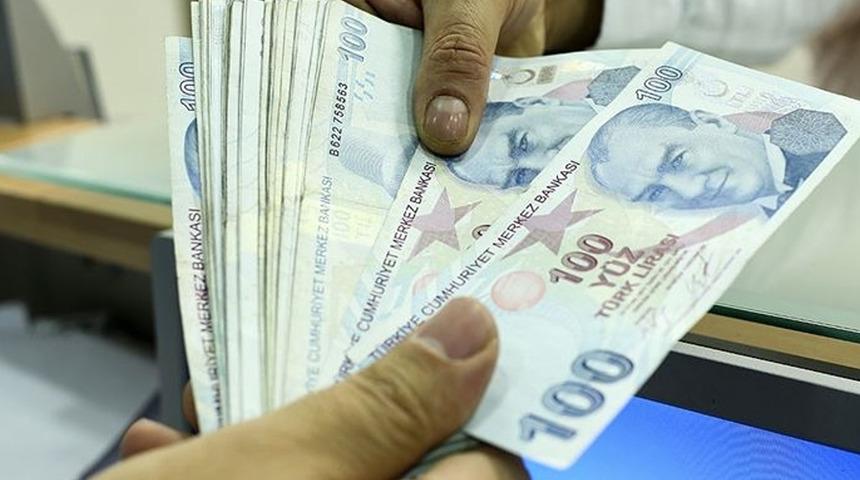 En d&uuml;ş&uuml;k emekli maaşı belli oldu! Canlı yayında dikkat &ccedil;eken ek zam iddiası: 'Haftaya Cumhurbaşkanı a&ccedil;ıklayacak'