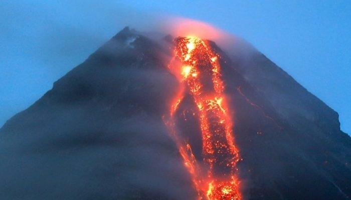 Filipinler'de yanardağ patladı! Binlerce kişi tahliye edildi