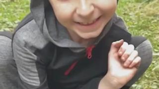 10 yaşındaki evlatlık oğlunun üzerine oturarak öldürdü! Üzerine yatıyordum çünkü yaramazlık yapıyordu