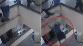 Arkadaşlarıyla şakalaşırken dengesini kaybedip üçüncü kattan düşerek öldü! O anlar saniye saniye güvenlik kamerasına yansıdı
