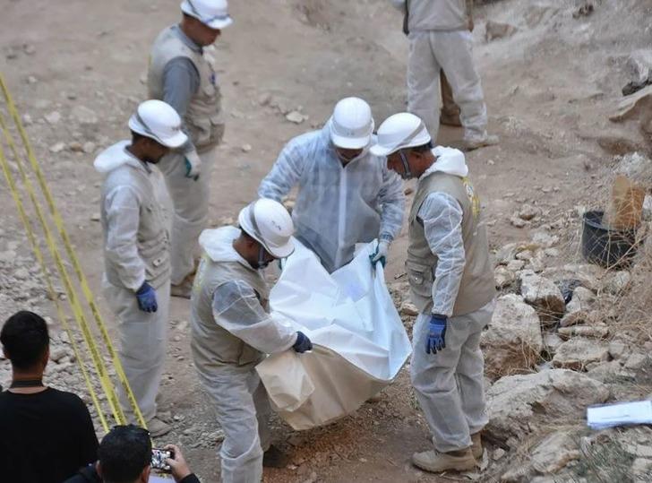 Musul'daki 'Cehennem kuyusu' 10 yıl sonra açıldı! Binden fazla ceset var... Tek tek çıkartılıyor G4