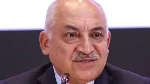 Mehmet Büyükekşi'ye yüklenmeler devam ediyor! ''Kaçma başkanım, gel buraya!, Lavaboya gidiyorum   